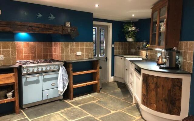 Spacious 4-bed House in Lynton