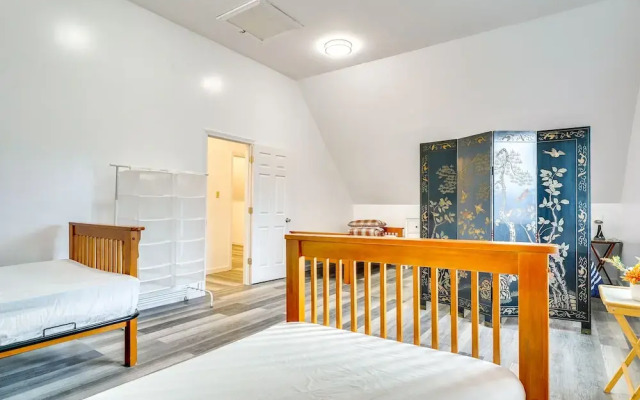 Ludlow Townhome: 3 Mi to Okemo Mountain!