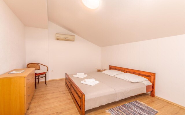 Awesome Apartment in Omisalj With Wifi and 2 Bedrooms