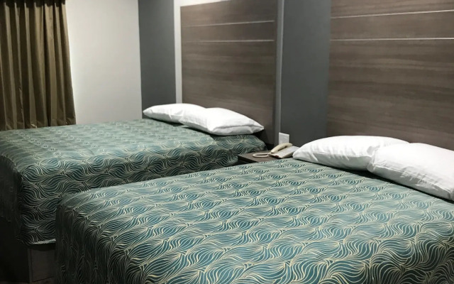 Grand Villa Inn & Suites - Humble