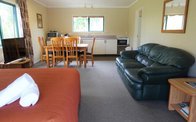 Kiwi Park Motels & Holiday Park