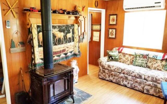 Historic Cabin In Julian