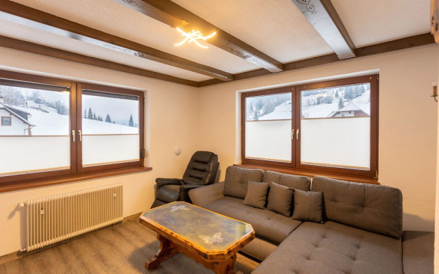 Beautiful apartment in Salzburg with garden