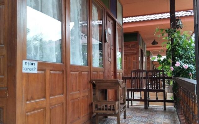 Ruean Ploysrirung Boutique Resort