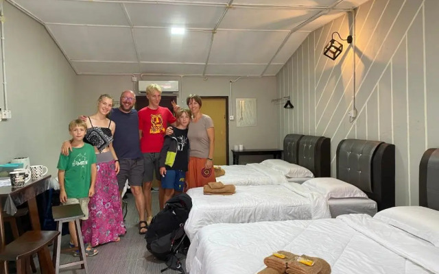 Julies Hostel Taman Negara