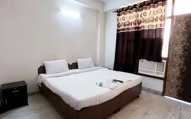 Collection O O 82851 Shubham Residency Moca