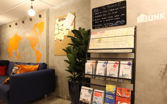 Bunk Guest House - Hostel
