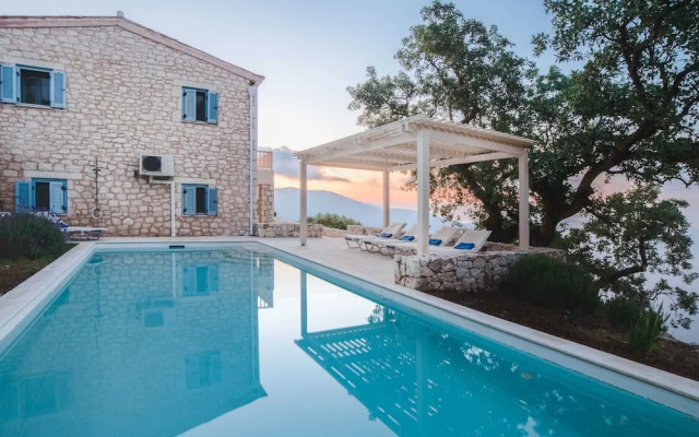 Modern Villa in Vasiliki with Swimming Pool & Hot Tub
