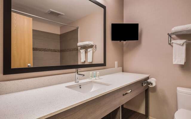 Quality Inn & Suites