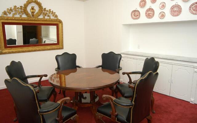 Hotel Leon