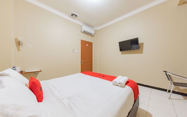 RedDoorz @ Pahlawan Street