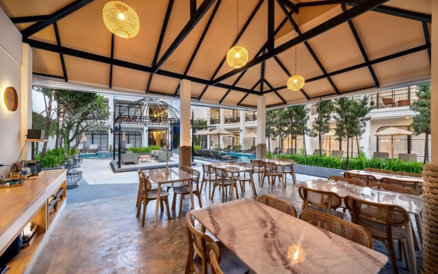 Ai Pai Hotel