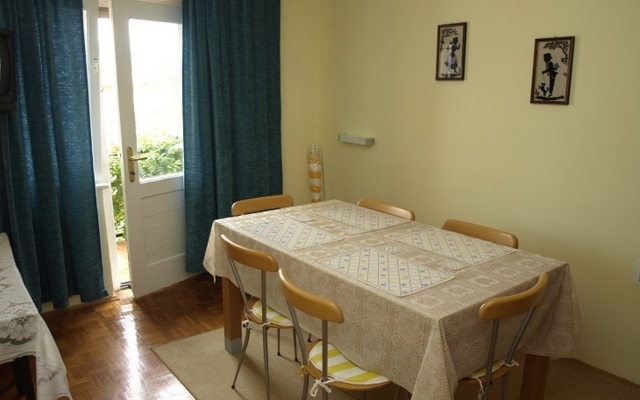 Apartment Ivy - 300 m from beach: B2 Selce, Riviera Crikvenica