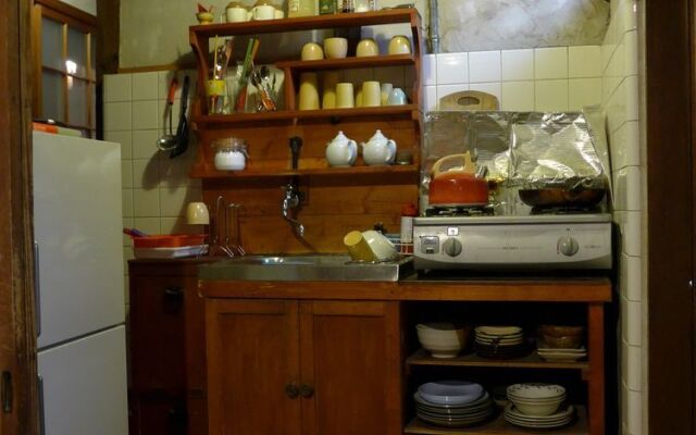 Small World Guest House - Hostel