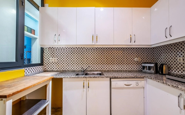 Stylish Flat With Excellent Location in Beyoglu