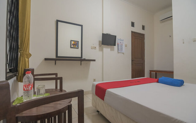 RedDoorz @ Buah Batu 4