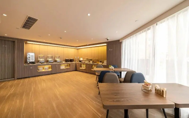 Hanting Hotel Shanghai Lingang Dishui Lake