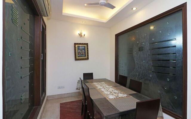 OYO 28061 Amar Villa One