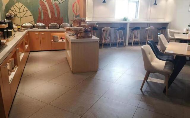 Hanting Hotel (Taiyuan Liuxiang Food Street Store)