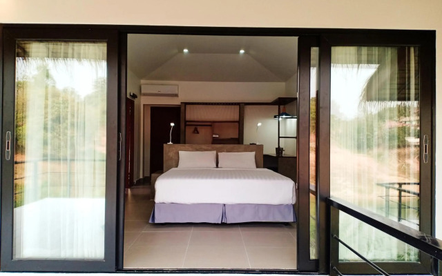 Sanctuary Nam Ngum Beach Resort