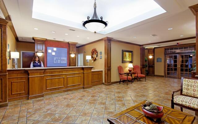 Holiday Inn Express Hotel & Suites Tupelo by IHG
