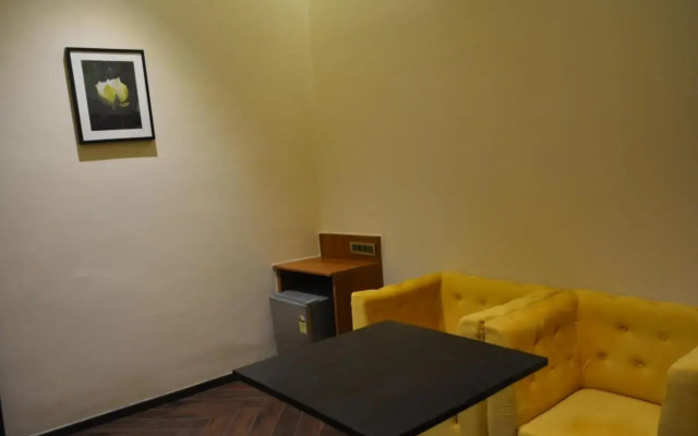 Saroja Suites