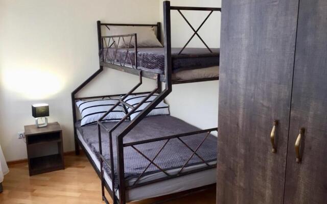 Asterias Apartment