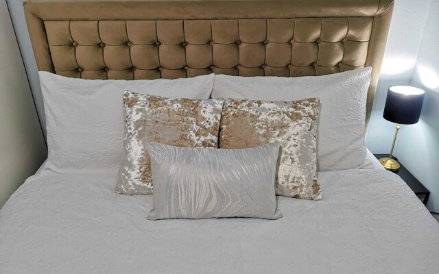 Entired Apartment Near Manchester City Centre, M15