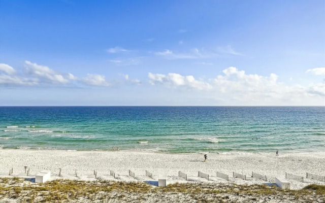 Inlet Reef 406 2 Bedroom Condo by RedAwning