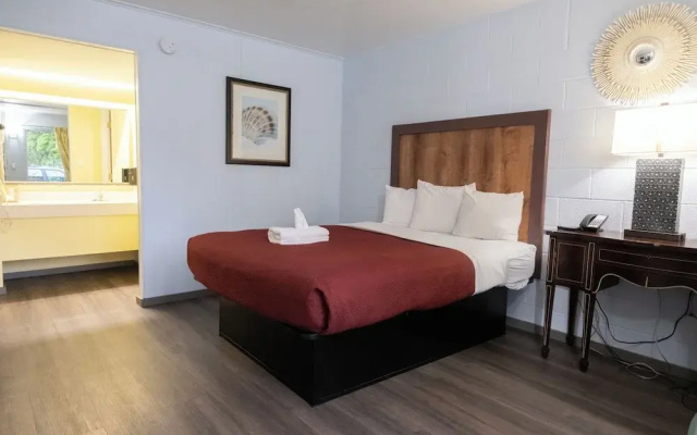 Heart of Manteo Motor Lodge