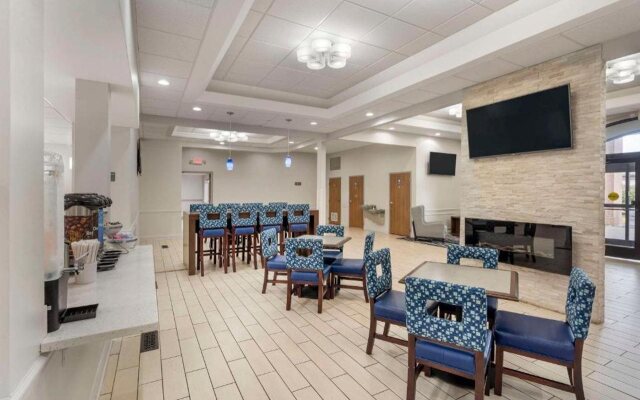 Comfort Inn & Suites Mundelein-Vernon Hills