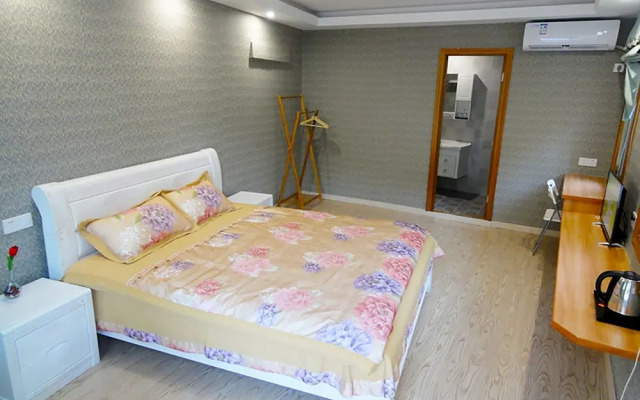 Xiang Shan Lin Hai Homestay
