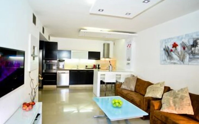 La Palmora Suites