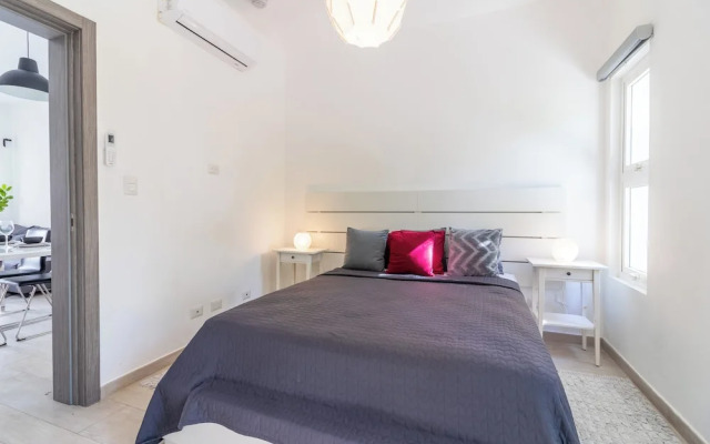 Modern 2BR Apartment - Paseo del Mar