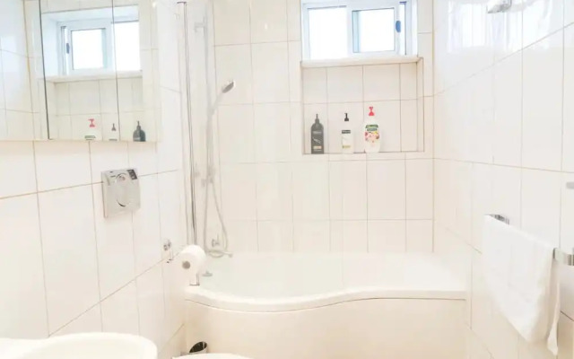 2 Bedroom Apartment in Melbourne CBD