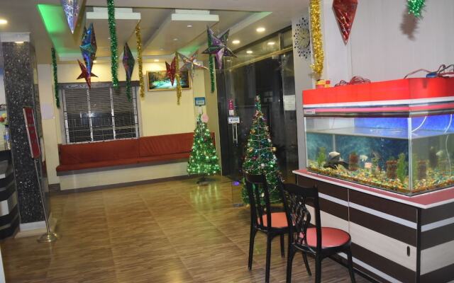 Hotel Mamoni Group