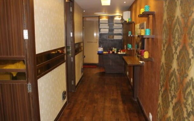 The Golden Plaza Hotel & Spa