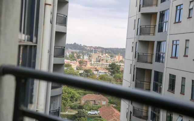 Spacious 3 BDR furnished Apt near junction mall