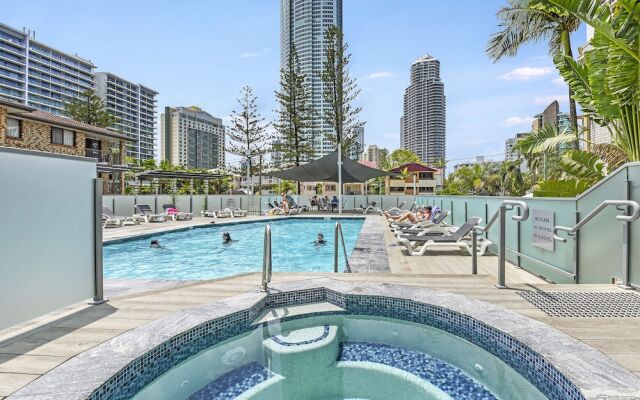 Surfers Century Oceanside Hotel