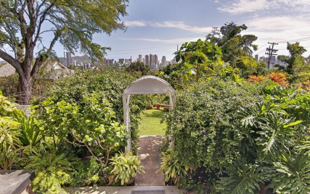 Manoa Valley Inn