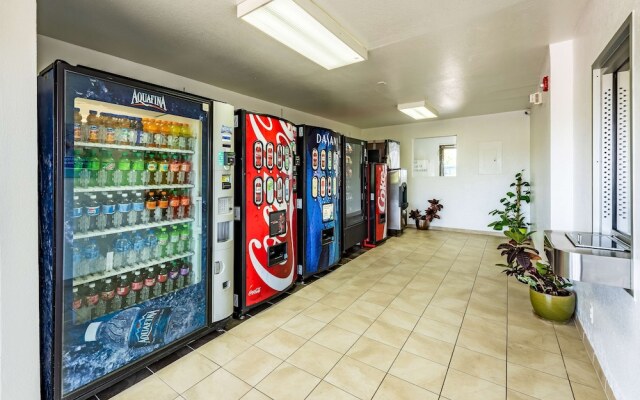 Studio 6 Monroe, LA - Hwy 165