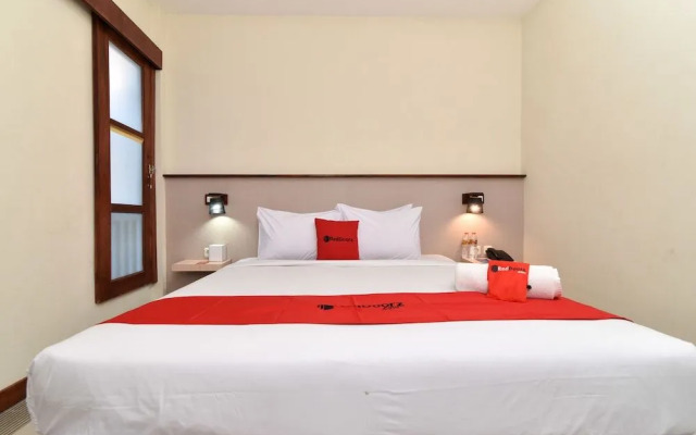 RedDoorz near Legian Street