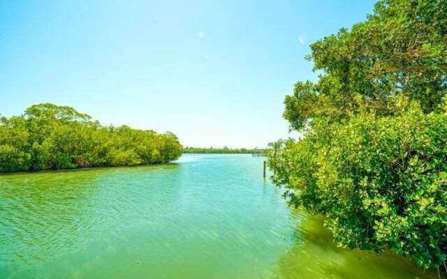 SÃ¶mmergluck 5 Bedroom Home by RedAwning