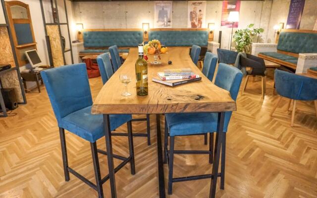 Cybernetics - Hotel & Hostel