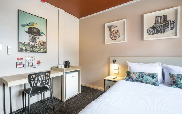 Brown Jug Hotel