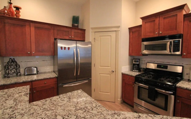 Gorgeous Meridian Home W/community Pool!