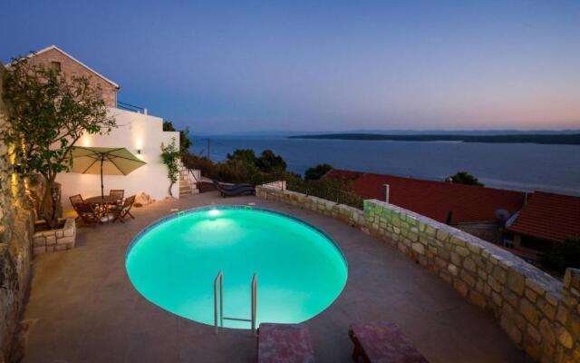 Old Tree Villa
