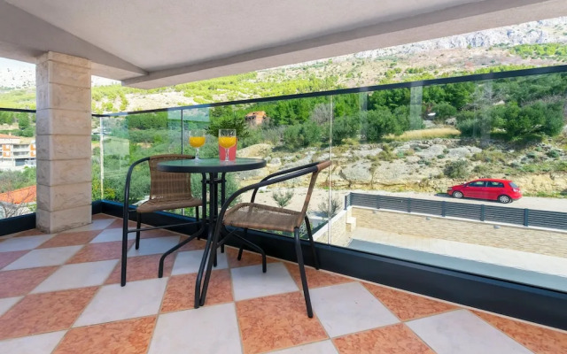 Apartments Villa Milas With Pool