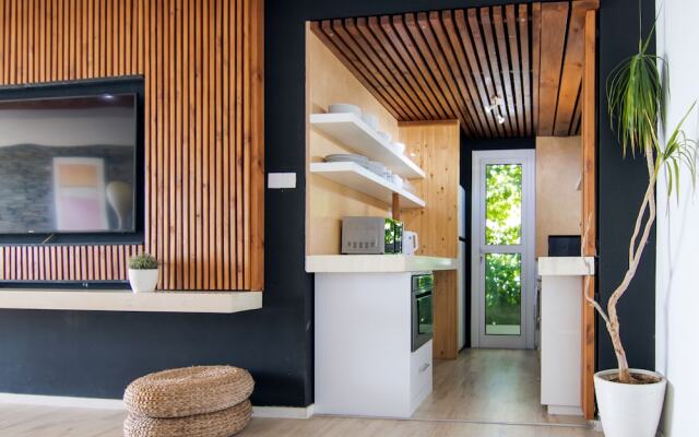 Phaedrus Living: Seaview Luxury Flat Athina Grenada