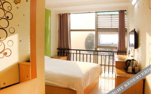 711 Hotel